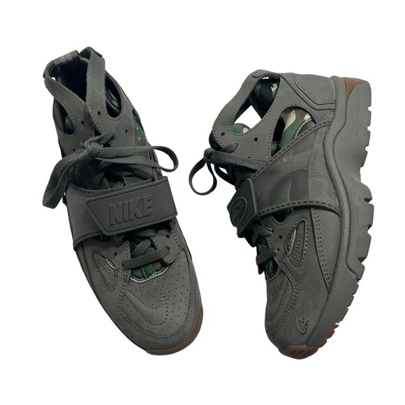 Nike Air Trainer Huarache Sneakers in Corteiz Gully Grey